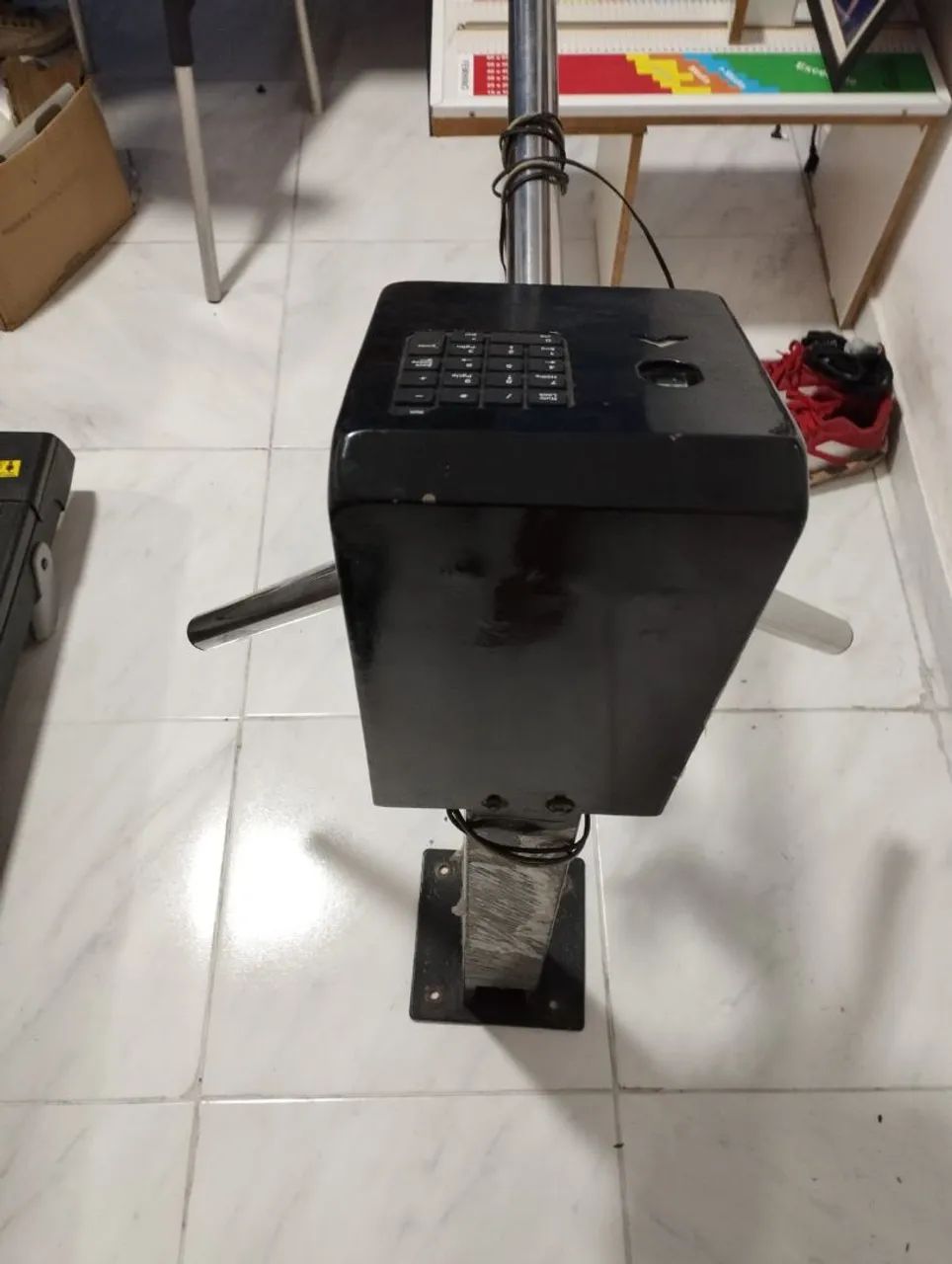 Vendo um corrimão com vidro temperado e uma catraca  - Foto 4