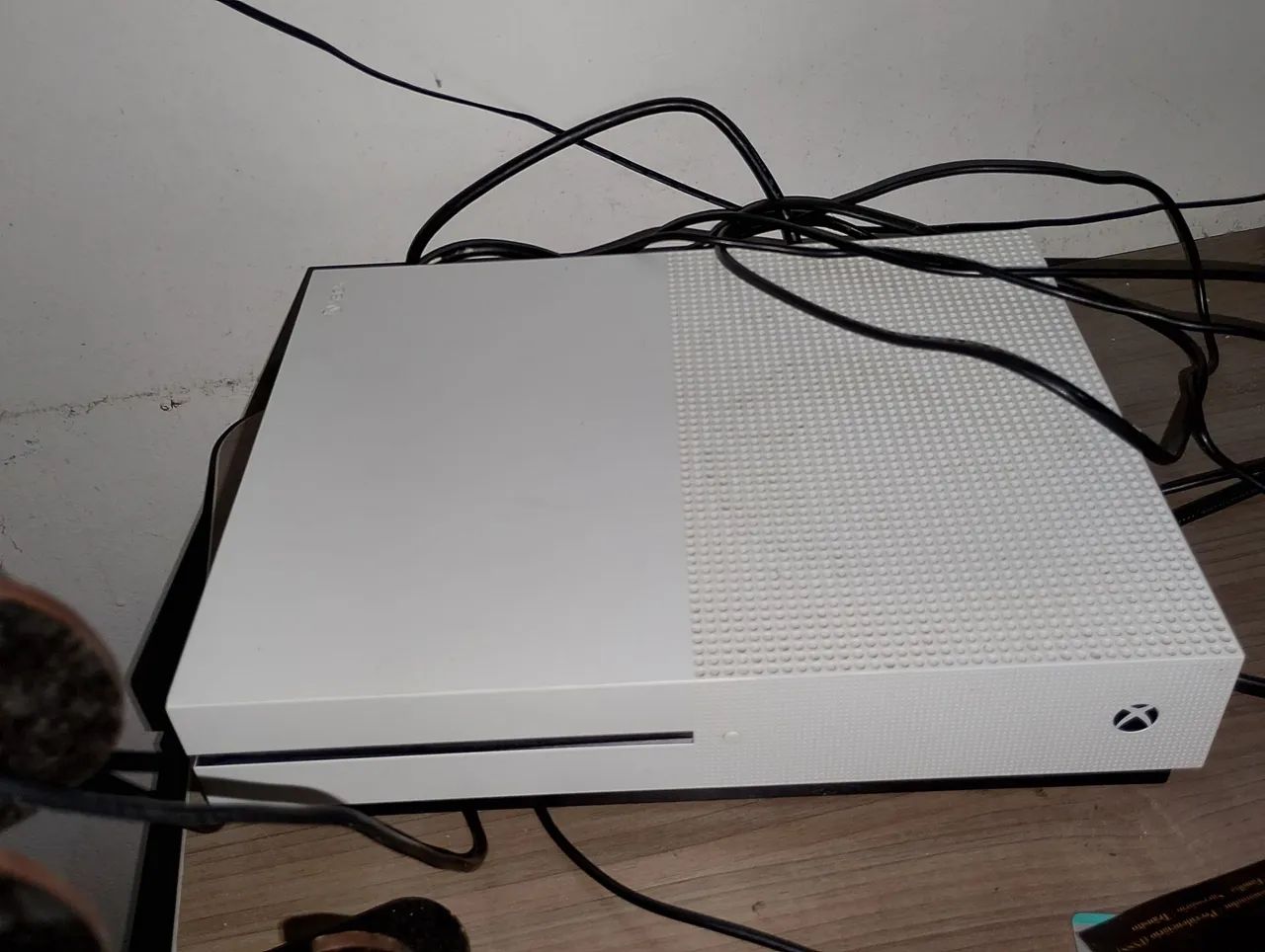 Xbox one s + 2 controles  - Foto 3