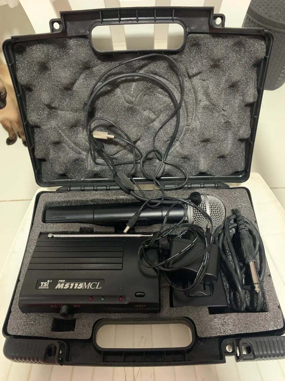 Novo: Kit de Microfone Duplo Sem Fio VHF MC806 - Onistek
