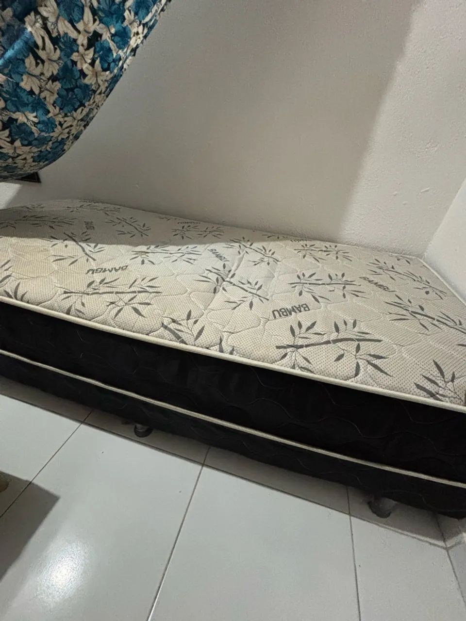 Cama solteiro usada