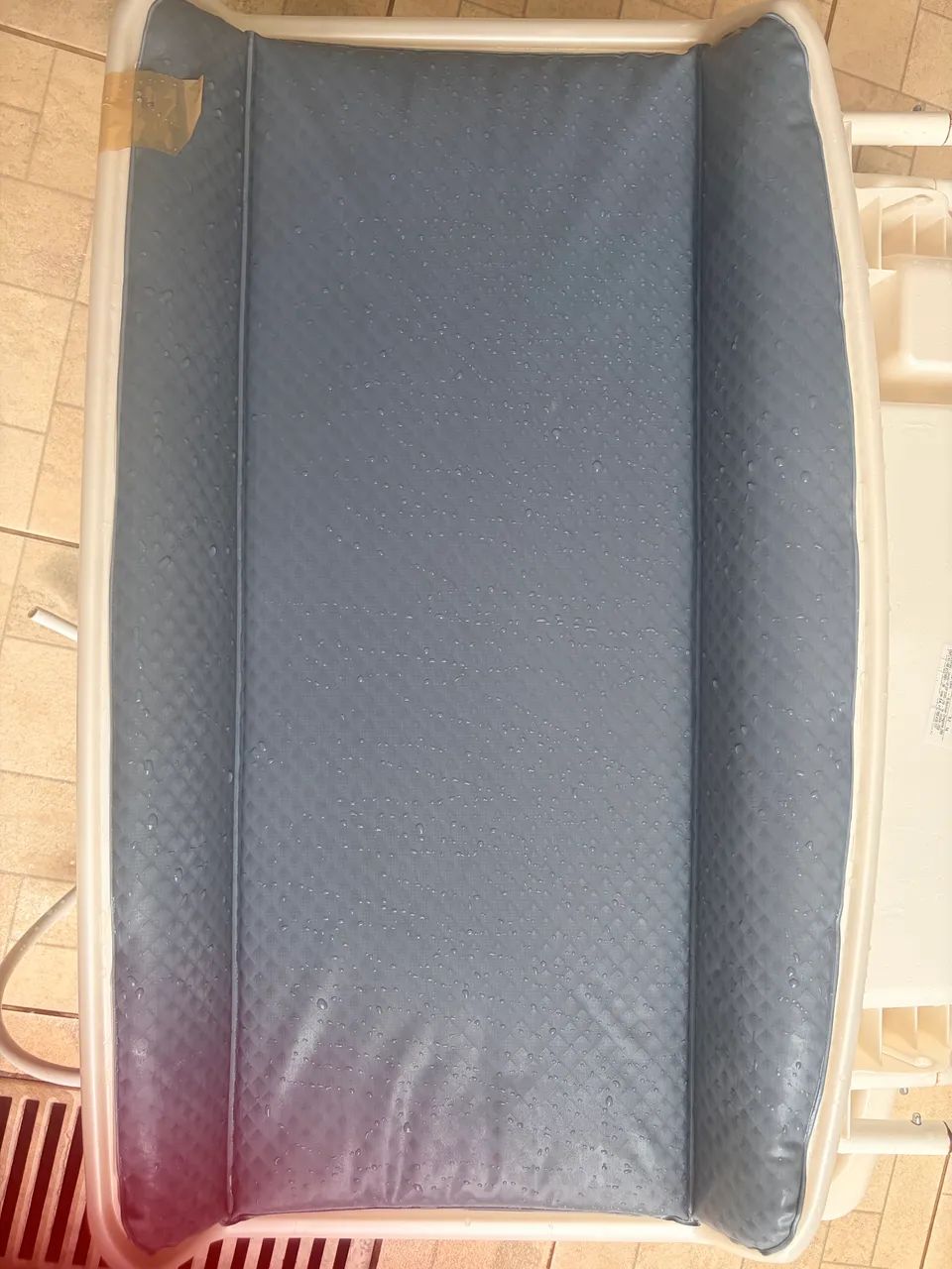 Vendo banheira com suporte e trocador - Foto 4