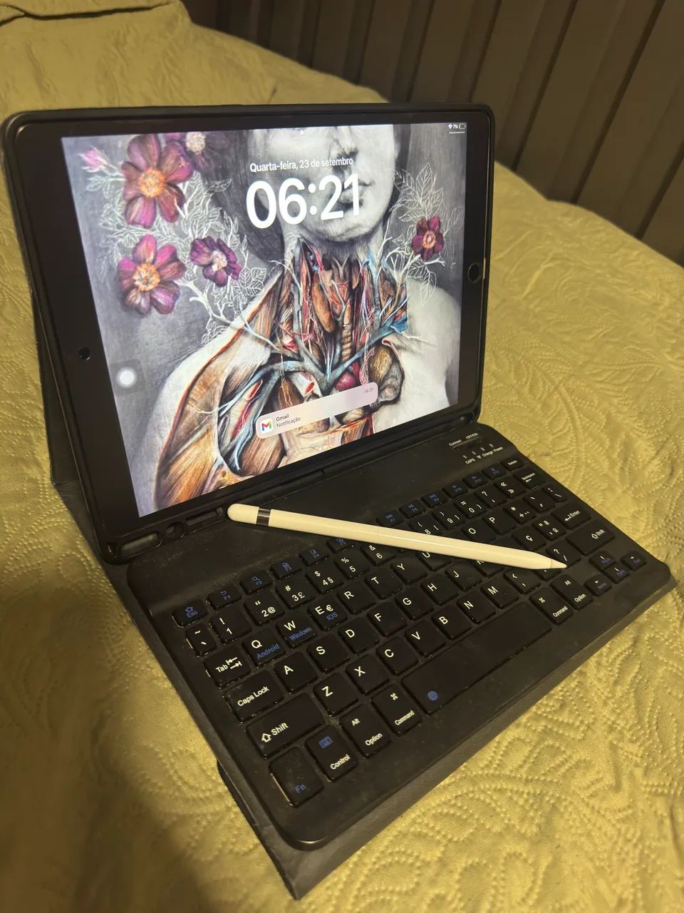 iPad Pro 10,5 + Apple Pencil 1º geração + capa teclado  - Foto 2
