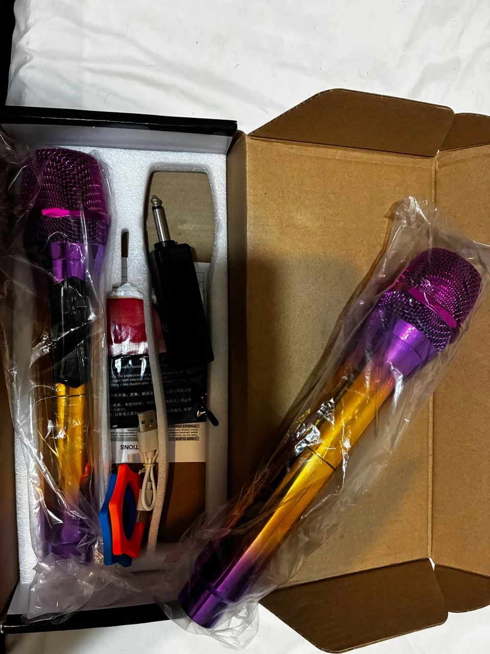 Kit com 2 microfones sem fio LED Profissional UHF com receptor - Foto 3