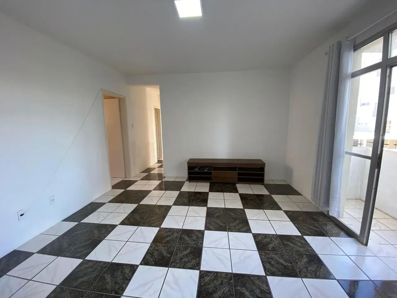 Apartamento 3 Dormitórios com 96m², Andar Alto e Vista Mar. - Foto 2