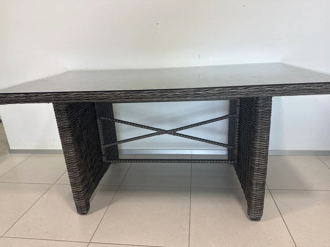 Mesa de ratan 6 lugares seminova