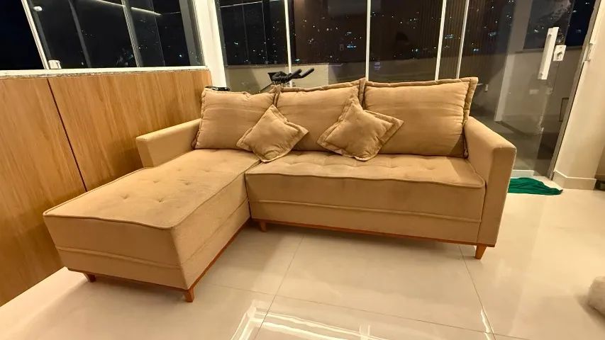 Sofá em L 3 lugares em tom claro - Foto 2