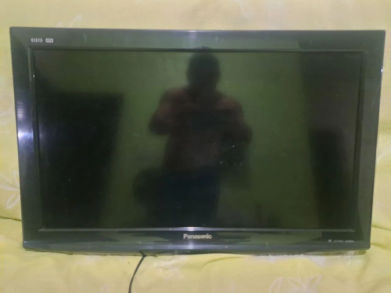 Tv com defeito.