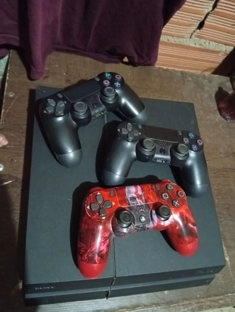 PS4 e controle 