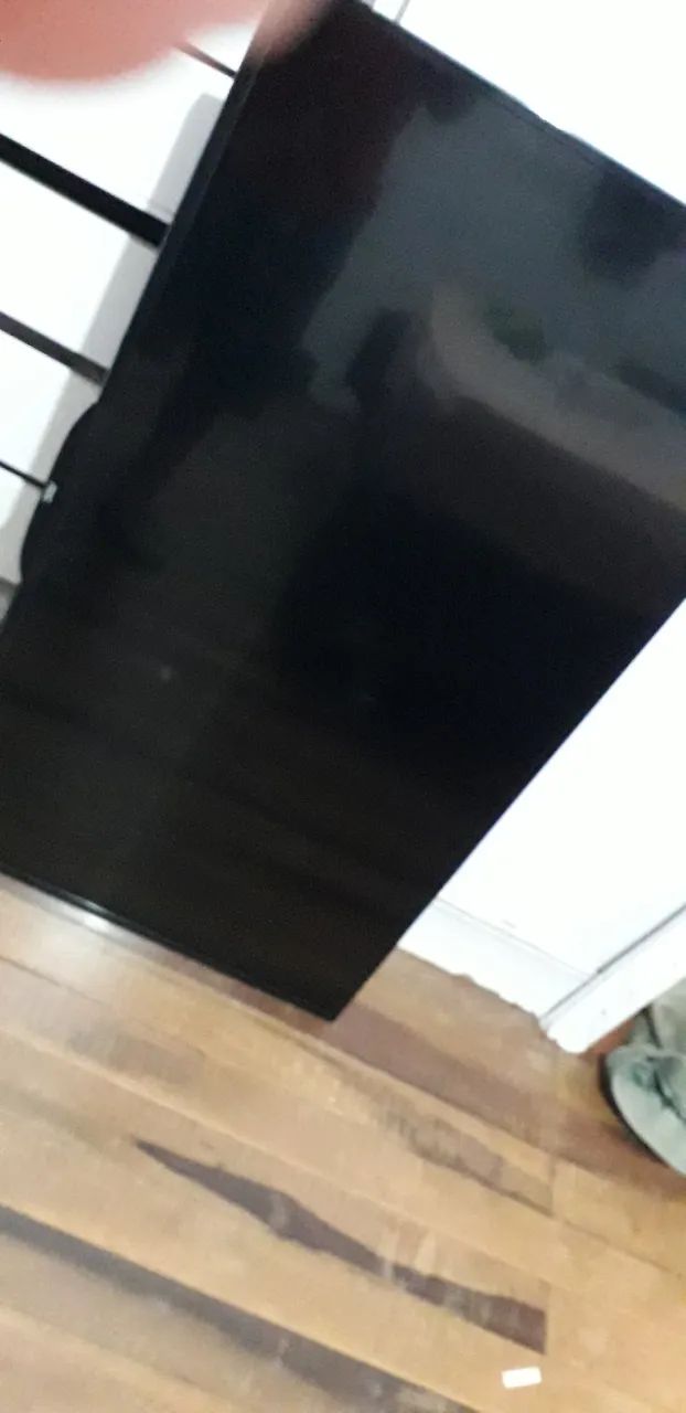 Tv aoc 43 polegadas led. Defeito