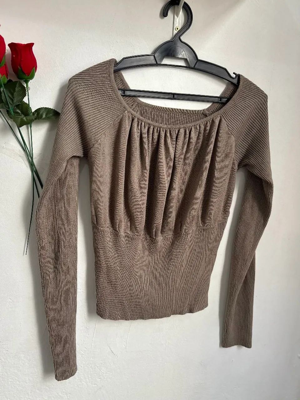 blusa dazy manga longa marrom p - Foto 4