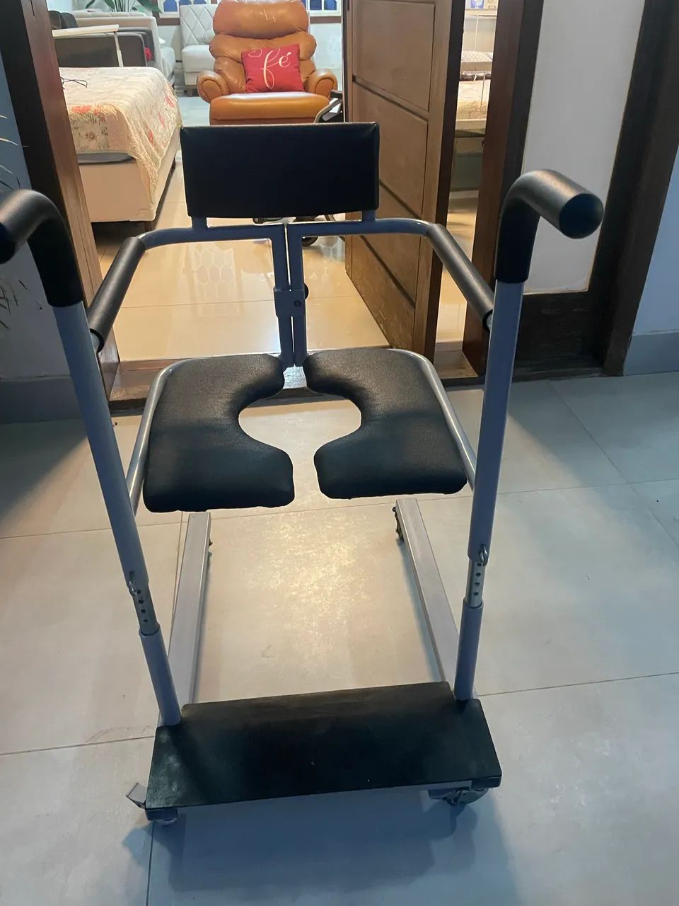 Cadeira articulável p banho  - Foto 4