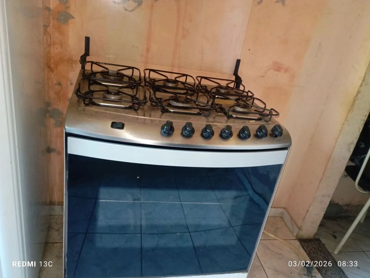 Vendo fogão funcionando manualmente 
