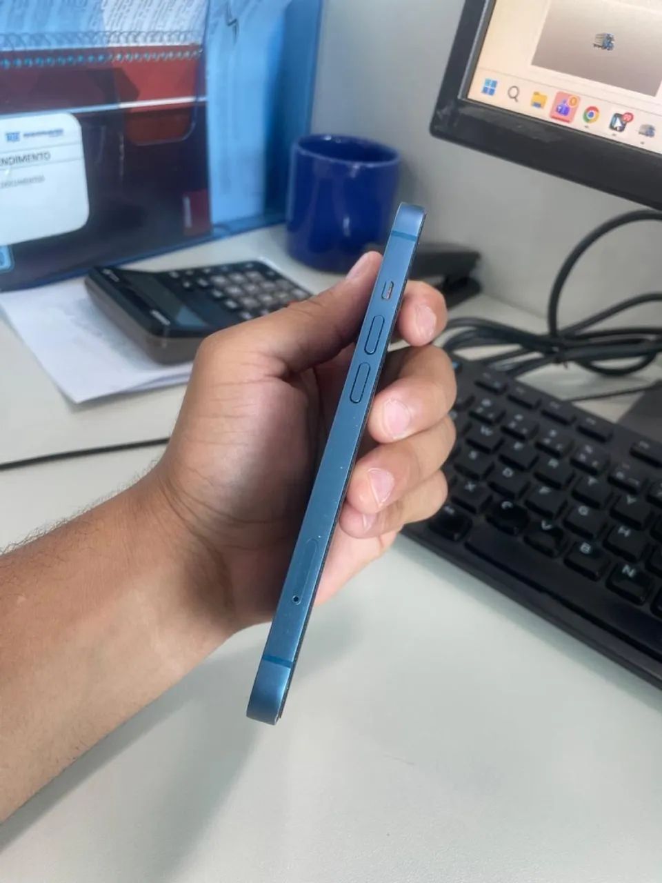 iPhone 13 128 gigas azul - Foto 5