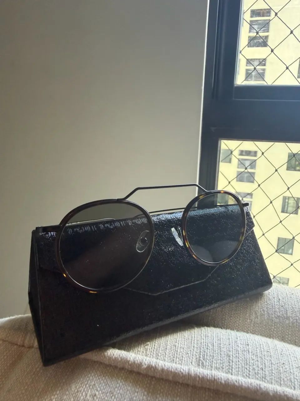 Óculos Ray Ban  super estiloso - Foto 2
