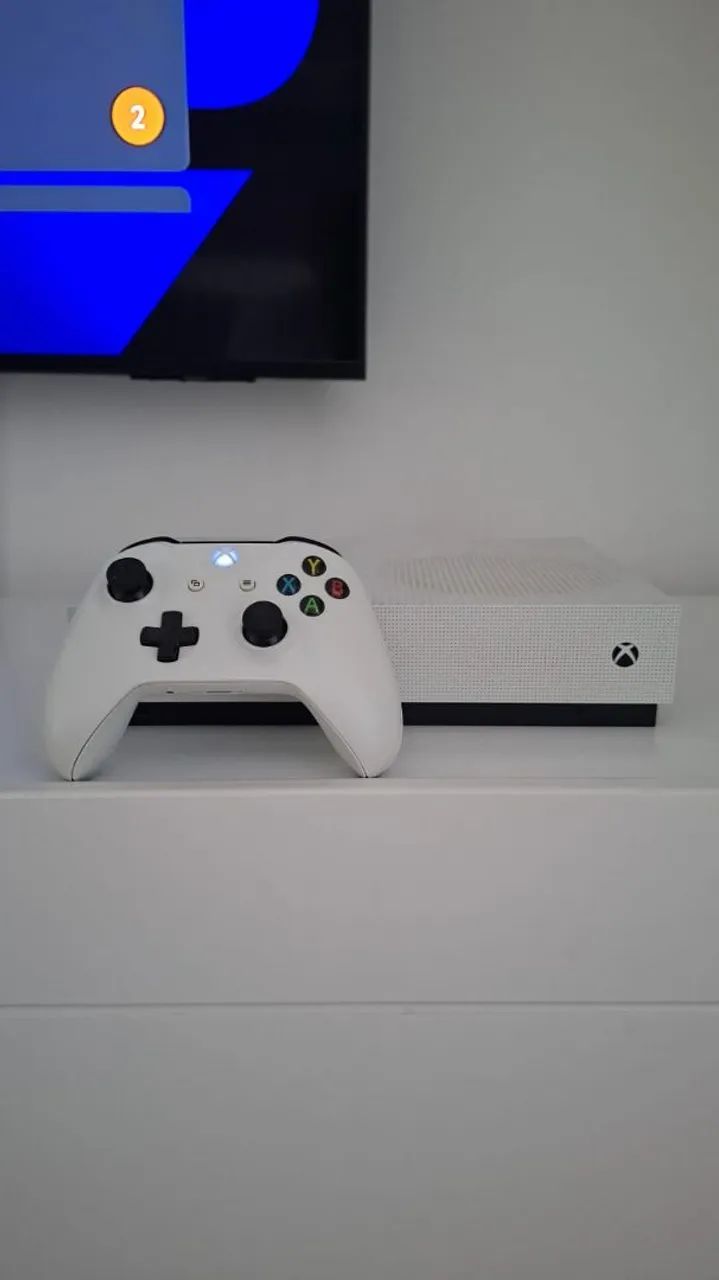 Xbox One S funcionando + Controle original (Único dono)