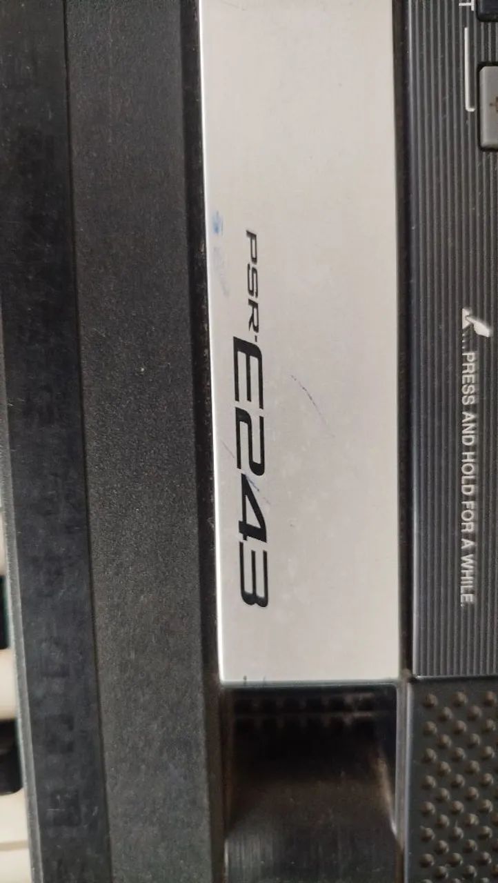 Teclado Yamaha PSR-E243 - Foto 5