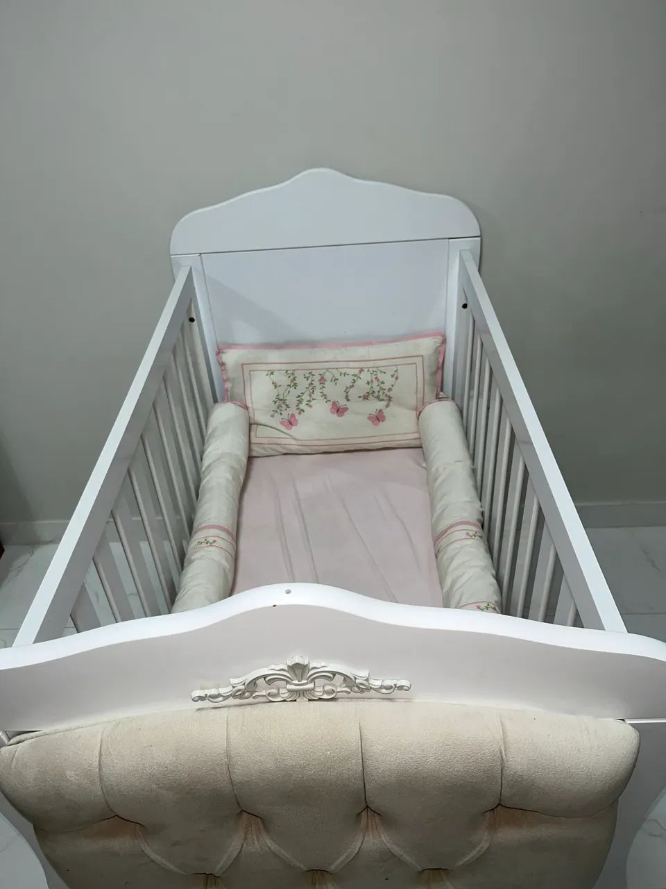 Berço Americano que Vira Cama com Capitonê