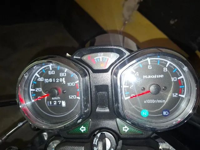 Vendo moto Haojue 150, 2025, super nova, único dono, moto de garagem.