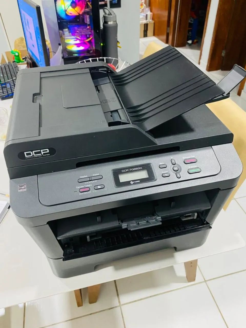 Impressora  laser preto e branco 