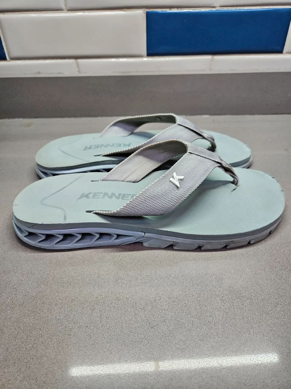 Chinelo kenner rakka color