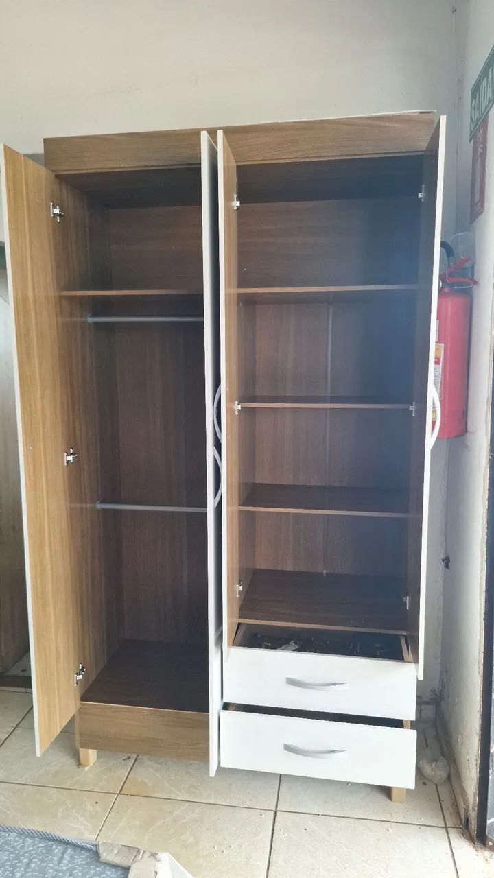 Guarda roupa 4 portas 2 gavetas - Foto 2