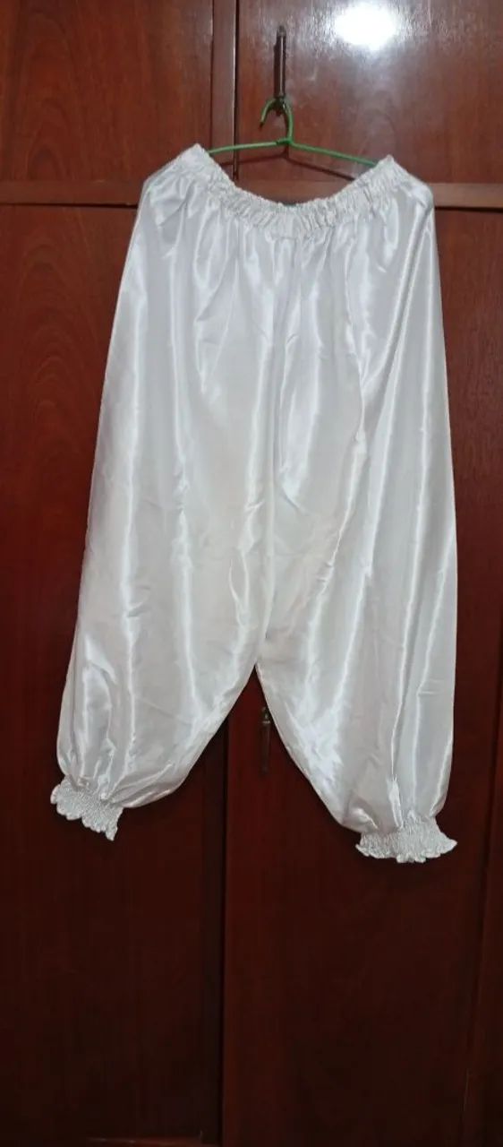 Conjunto saia rodada cetim branco - Foto 3