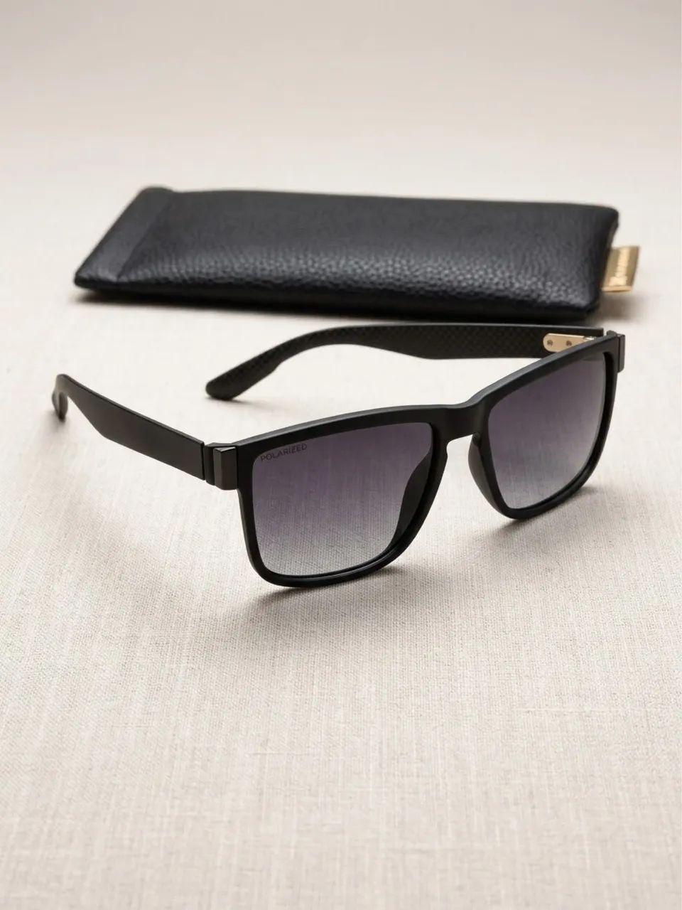Óculos de Sol Matte Black Polarizado (Estilo Moderno)