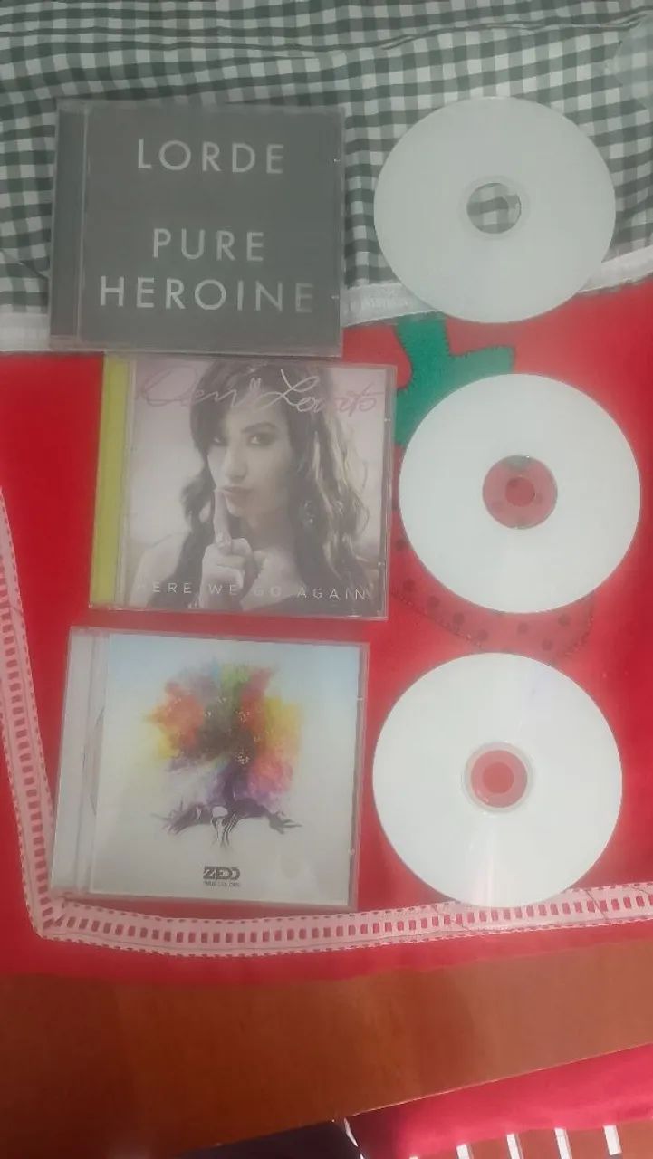 Cds variados Demi Lovato,lorde,zedd - Foto 5