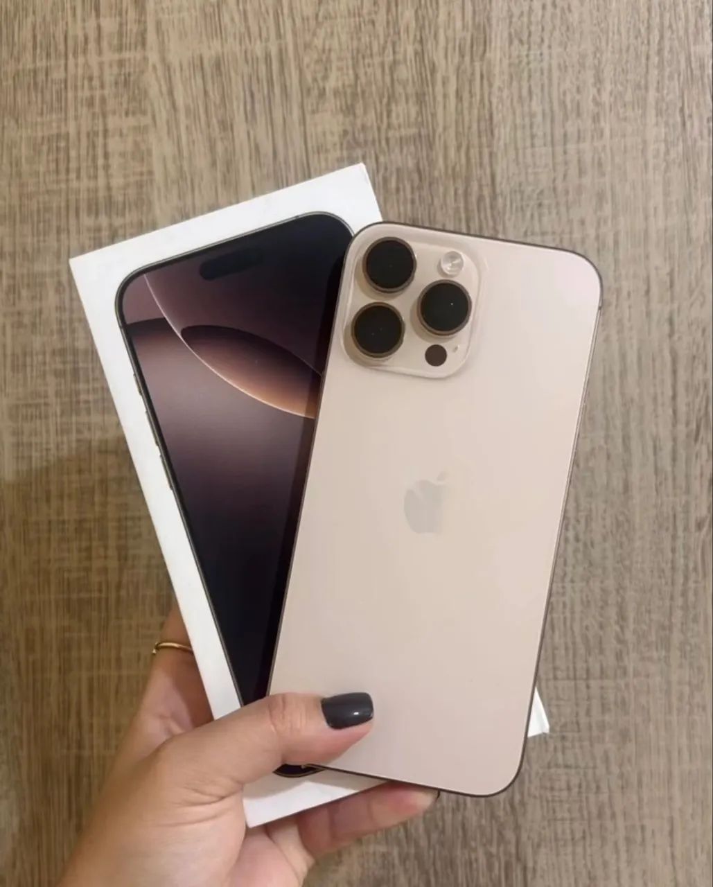 iPhone 16 Pro Max