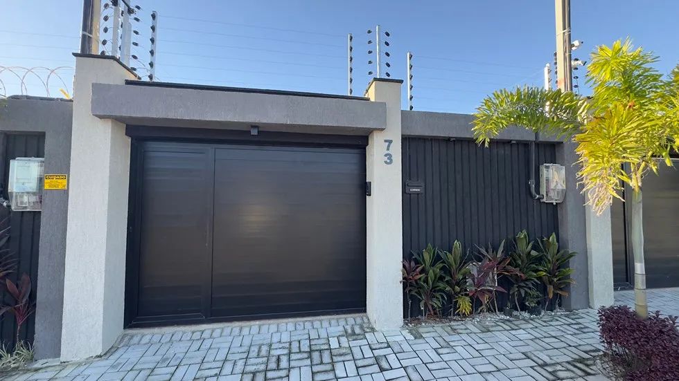 Casa para alugar no Eusébio com 4 suítes, quintal e 133,27m² privativos