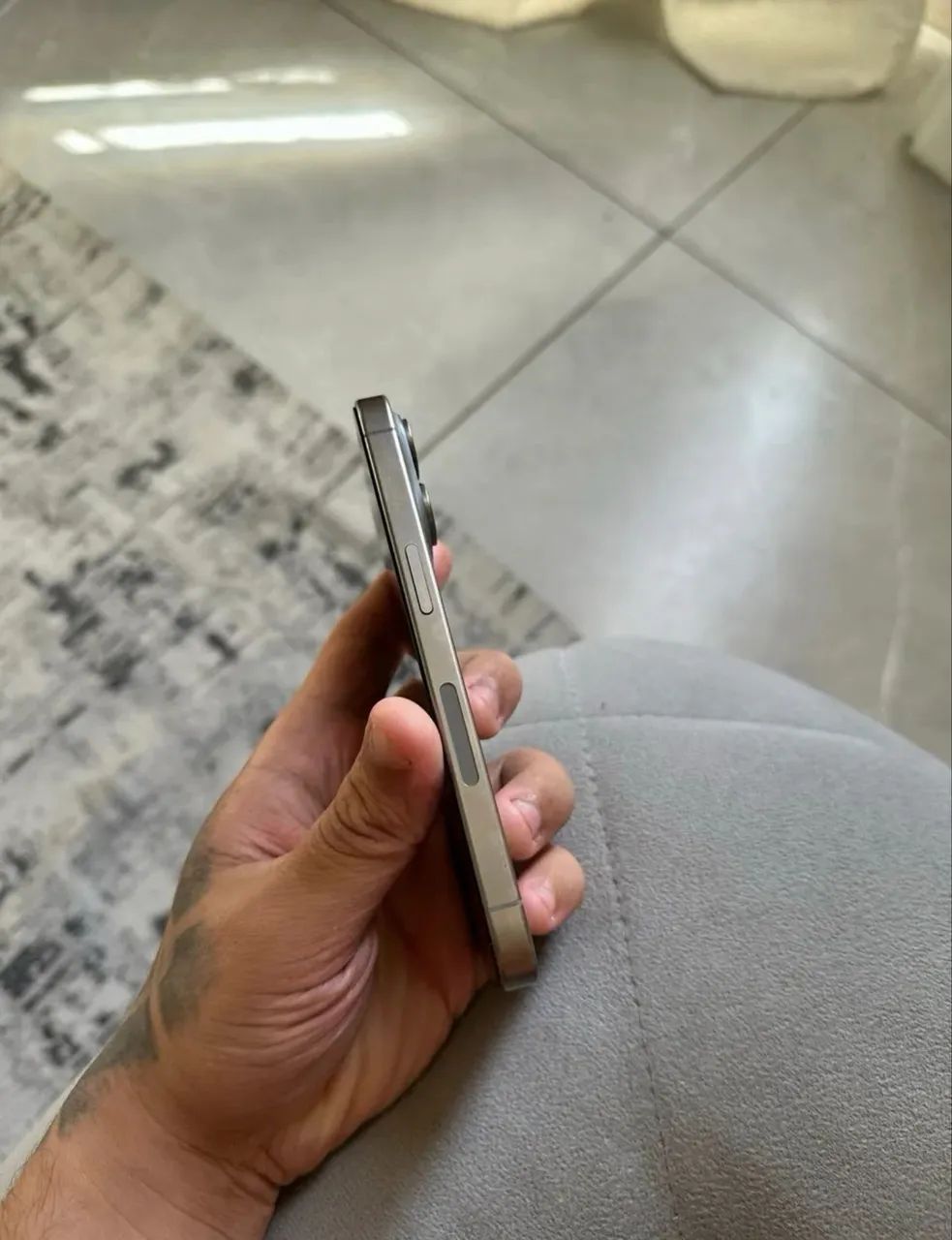iPhone 15 pro - Foto 2