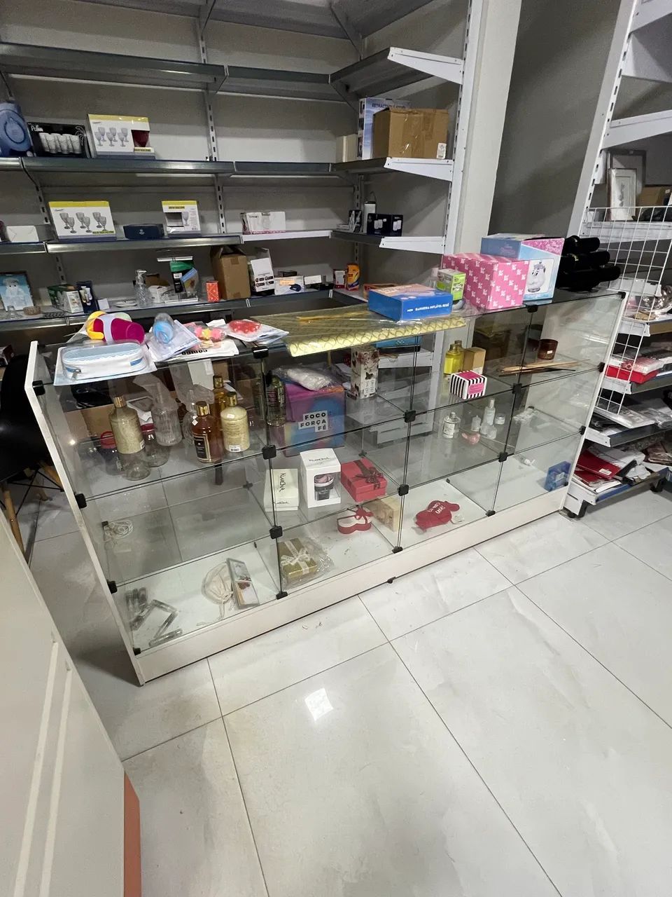 Gôndolas reforçadas semi-novas 