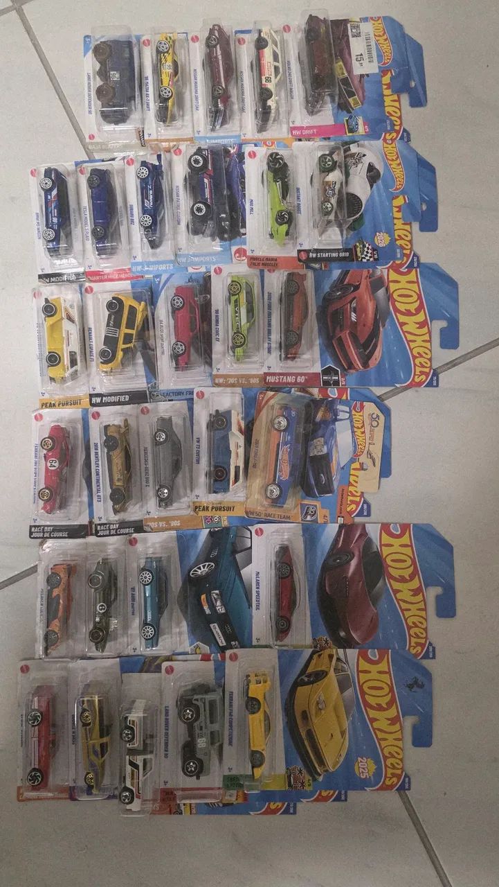 Hot Wheels Lote com 30 minis.  - Foto 2
