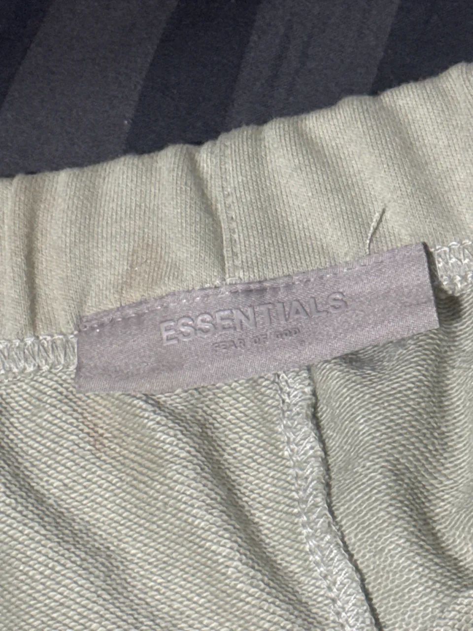 BERMUDA MOLETOM ESSENTIALS - Foto 4