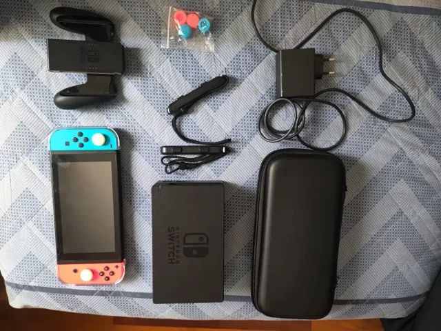 Nintendo Switch semi-novo - Foto 2