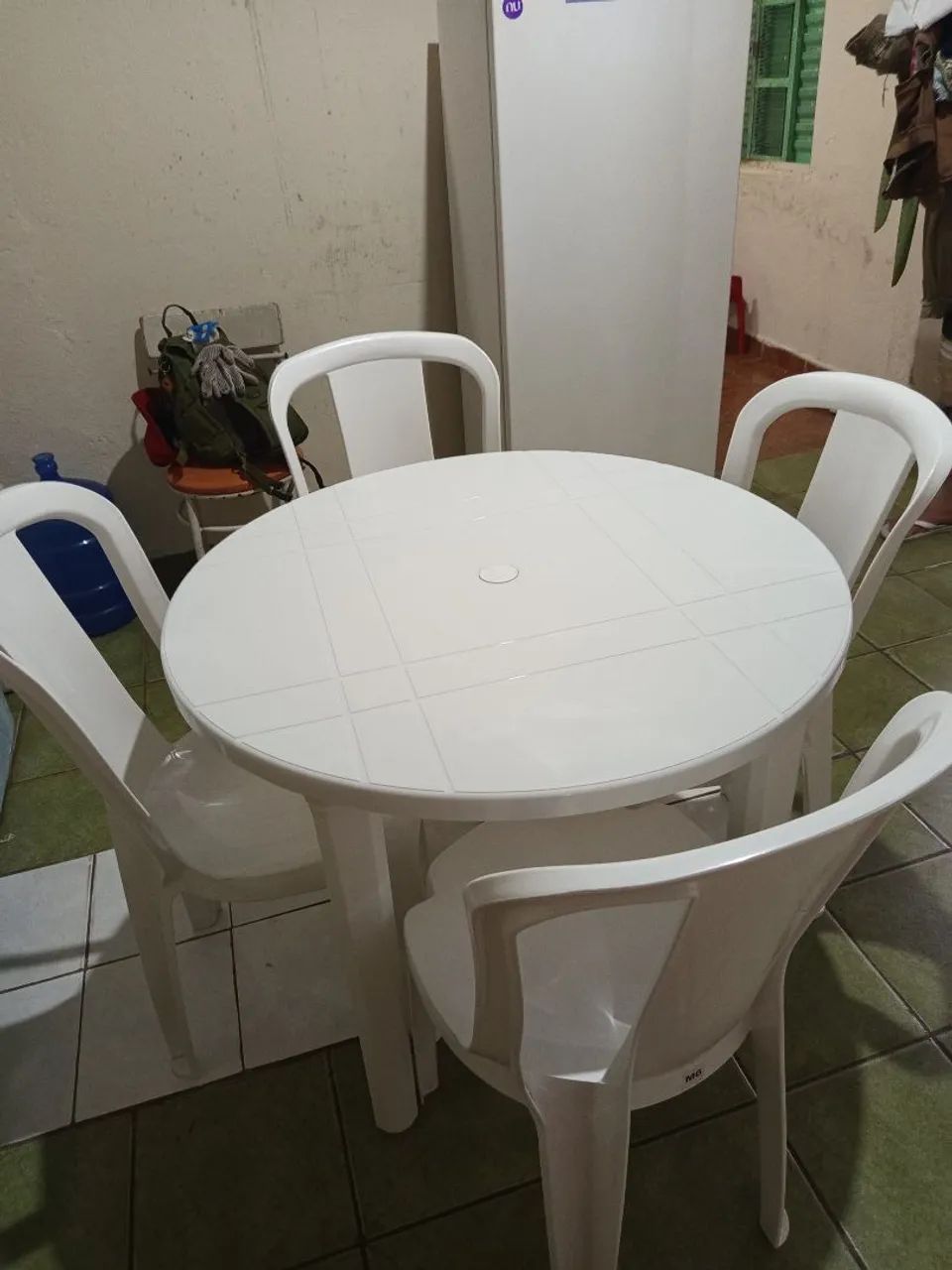 Mesa e 4 cadeiras 