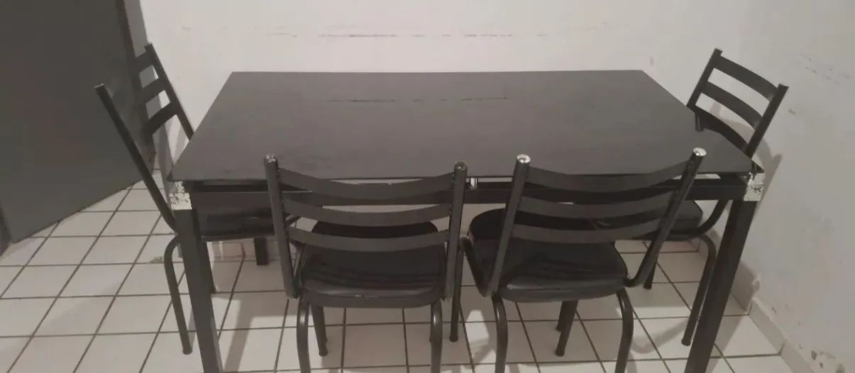 Mesa de vídro com 5 cadeiras - Foto 3