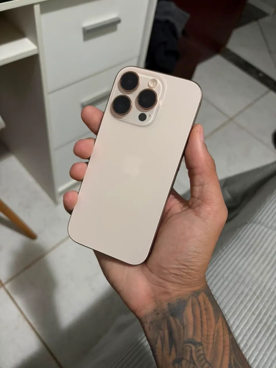 iPhone 16 Pro 128GB - Foto 3