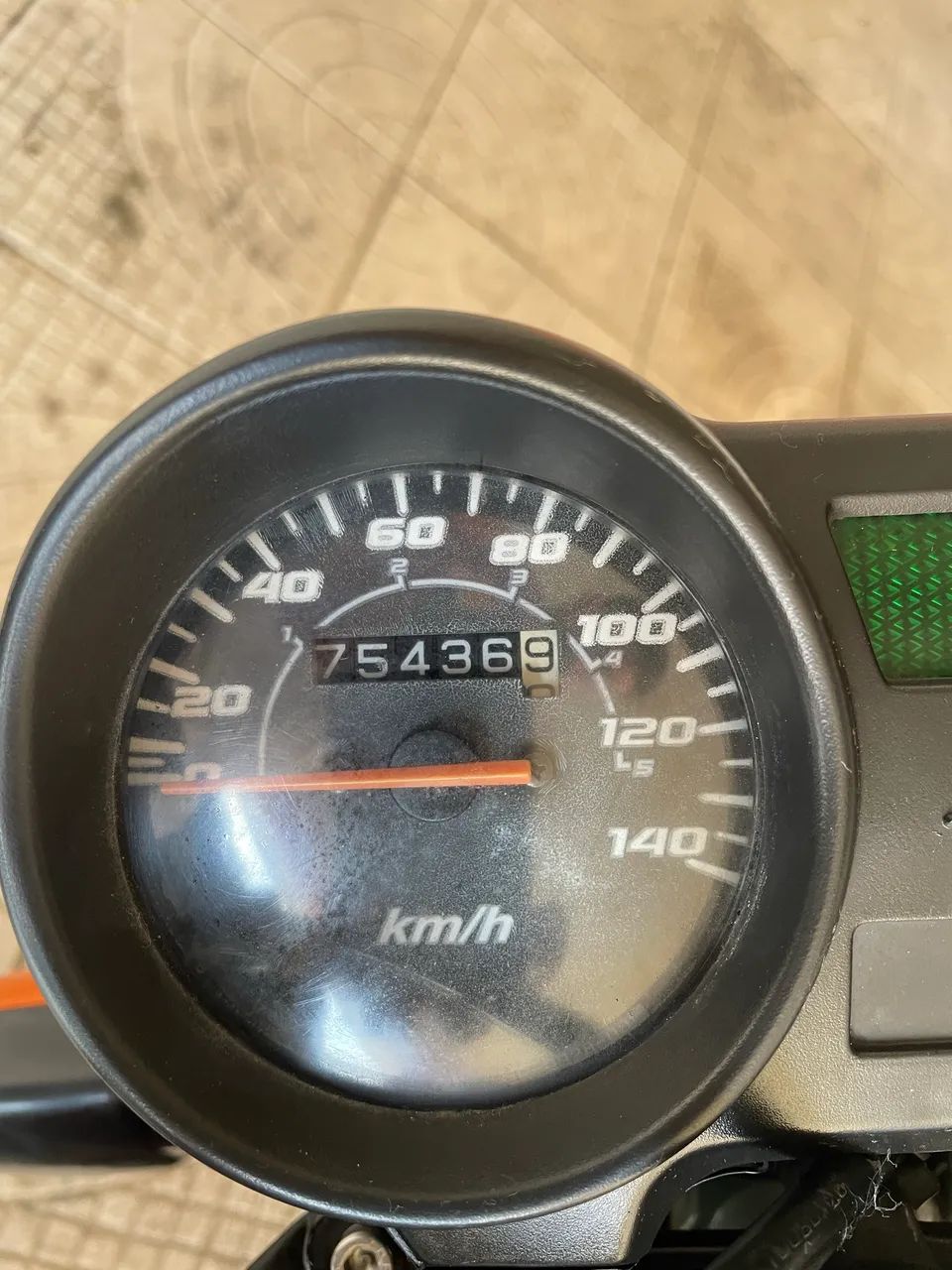 Moto top