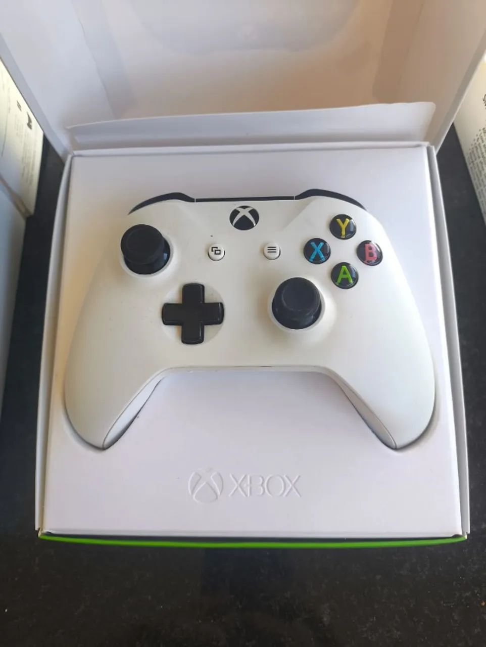 Xbox One S 500 GB + 2 Controles - Foto 5