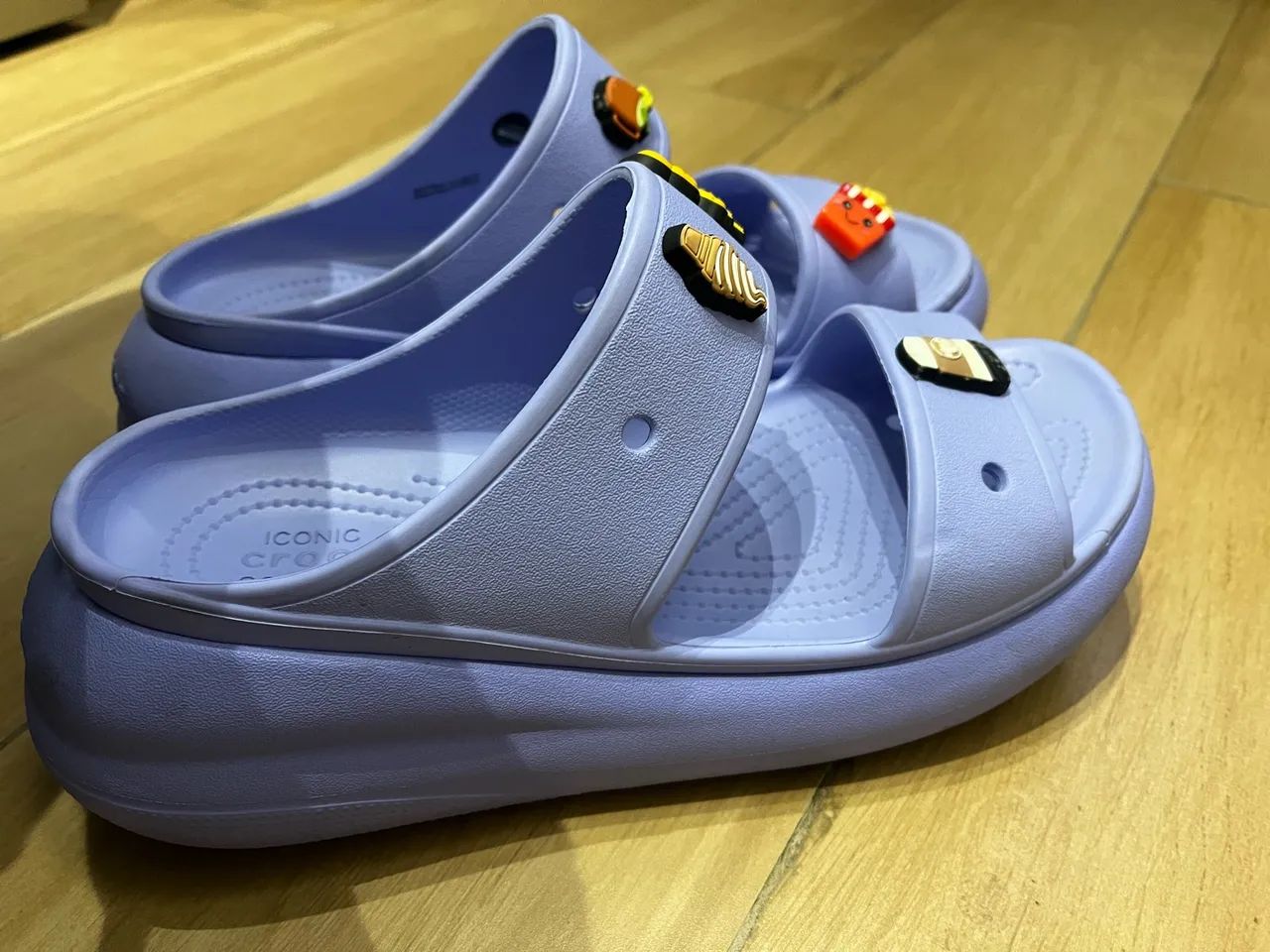 Crocs - Iconic Crocs Comfort Roxo - Foto 2