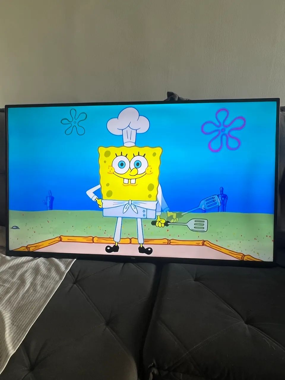 Vendo tv smart 50 polegadas 4k tcl - Foto 2