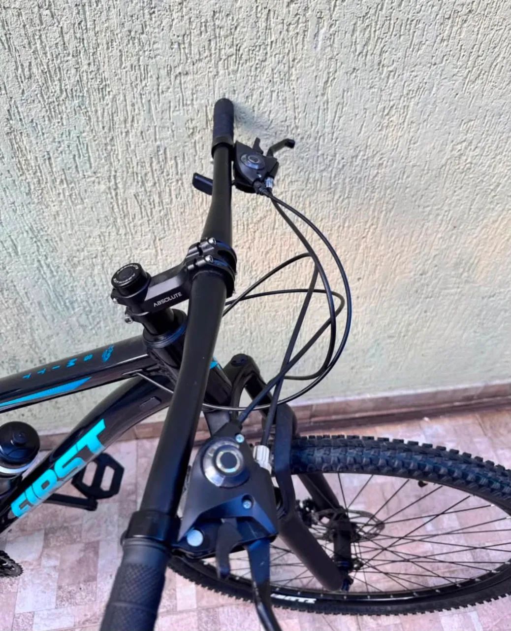 Vende-se Bicicleta aro 29 - Foto 2