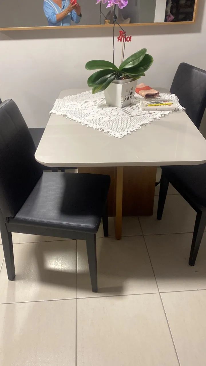 Mesa com cadeiras - Foto 3