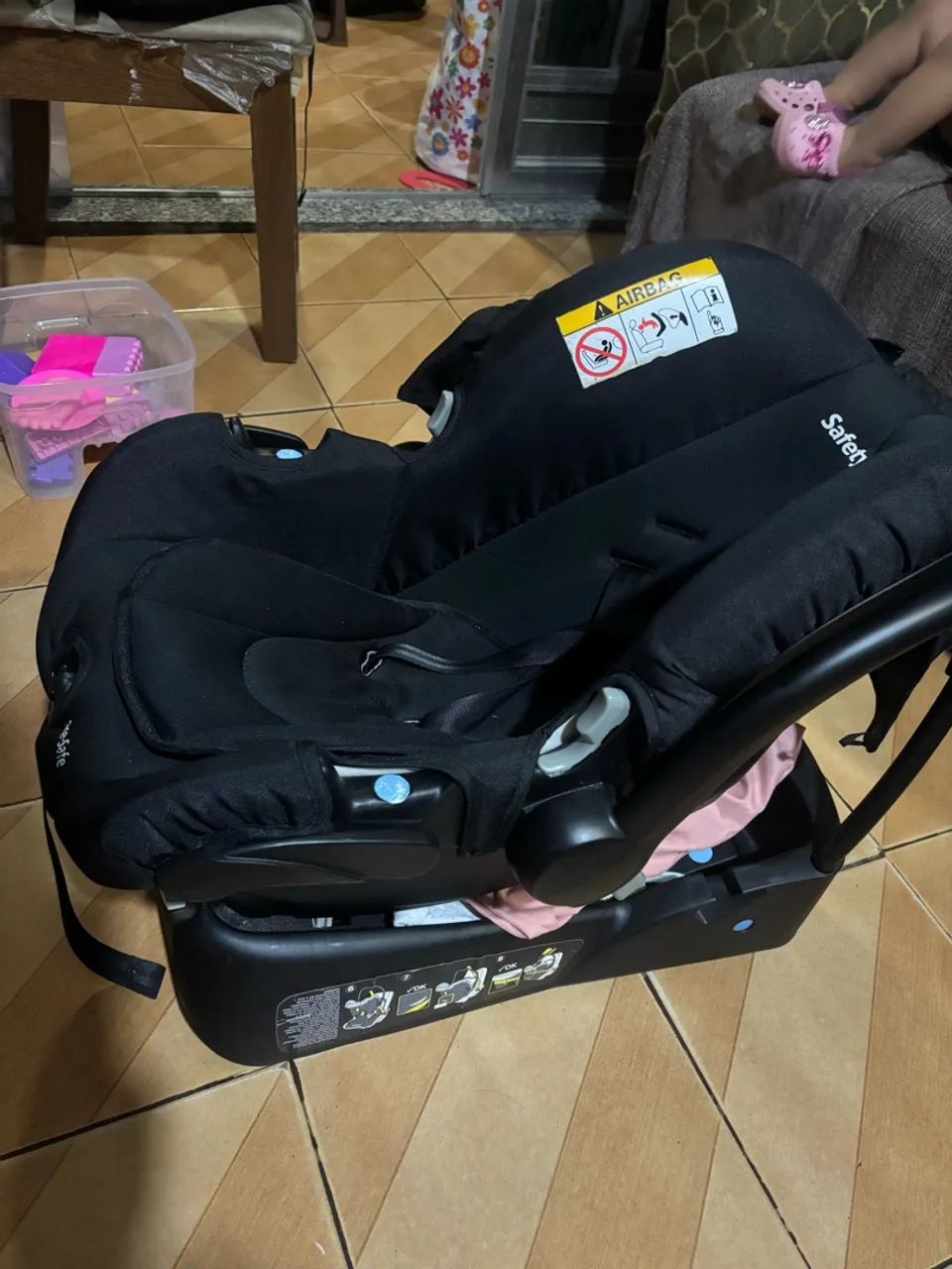 Carrinho de bebê + bebê conforto 
