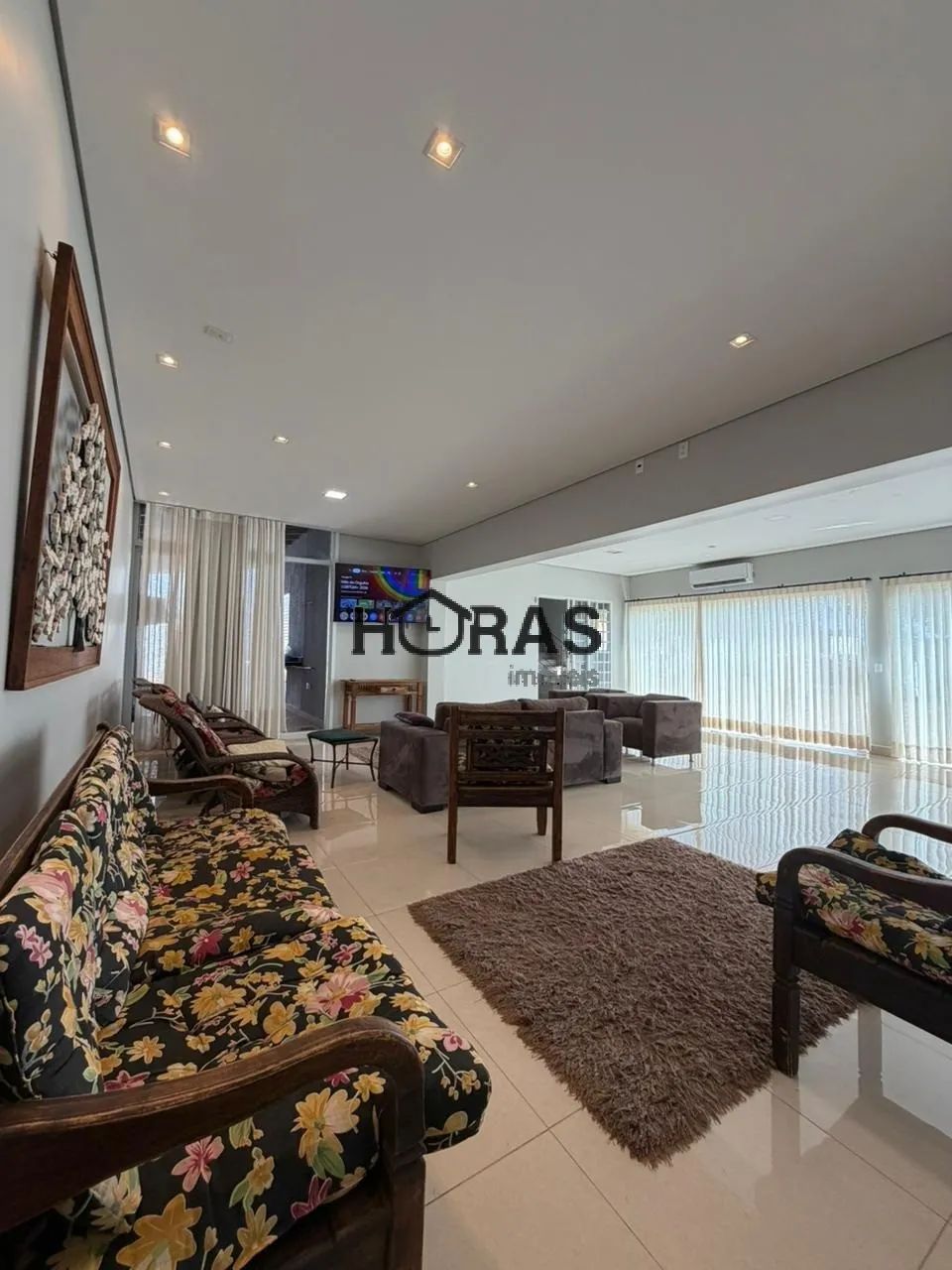 Casa Mobiliada à Venda em Chapada | 420 m² | 5 Suítes