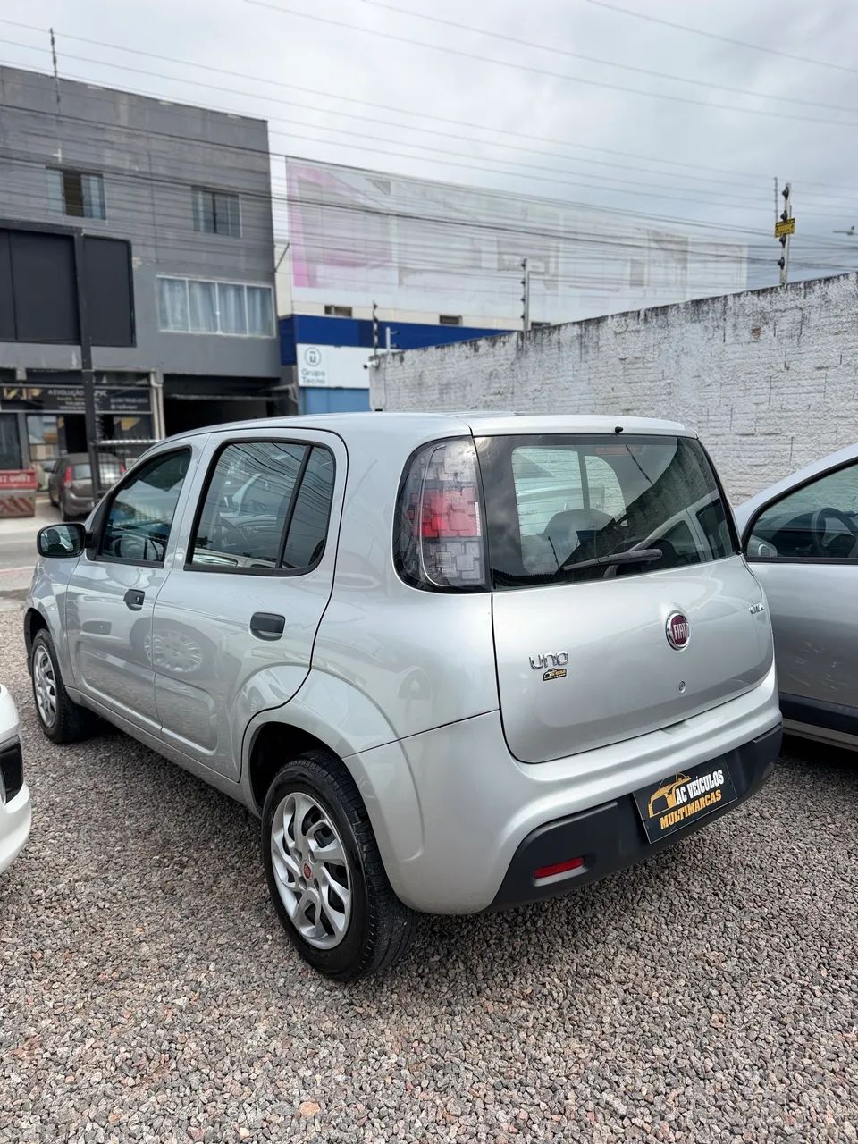 Fiat Uno Drive 1.0 Flex 6V 5P 2018 - Foto 4