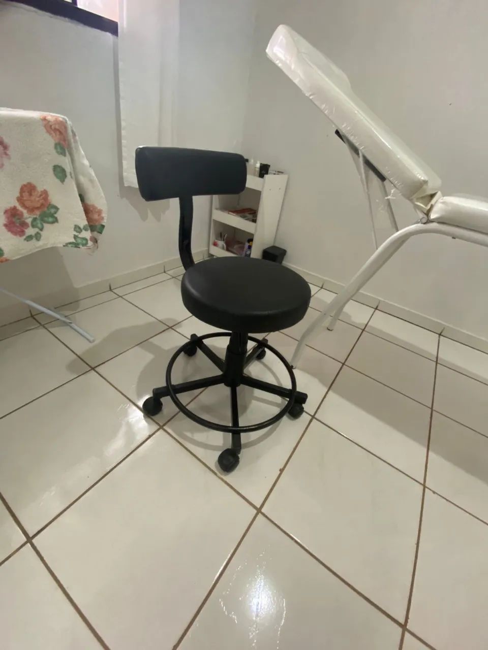 carrinho auxiliar e mocho  - Foto 3