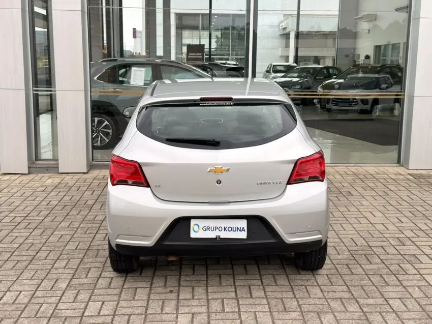 Chevrolet Onix Hatch LTZ 1.4 8V Flex Mec. 4P 2017 - Foto 5