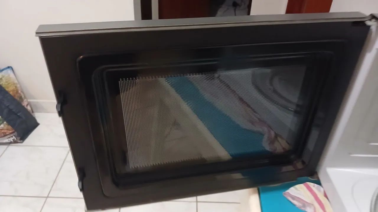 Micro-ondas Panasonic 32 litros - Foto 3